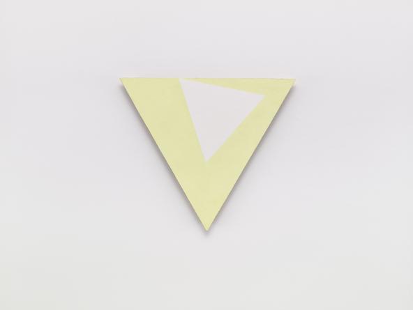 Angles (lemon), 2004
Oil and cold wax medium on linen over wood
21 1/4 inches each side
SHI2252