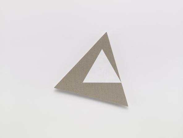 Angles IX, 2005
Gesso on linen over wood
21 1/4 inches each side
SGI3199