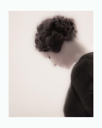 The Eileen Gray Project: The Price of Desire #4, 2014
Archival pigment print on Somerset paper
35 1/2 x 27 1/2 inches
Edition of 25
SGI2825