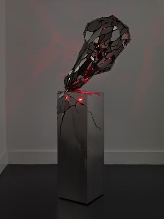 Broken Heart, 2014
Black mirror finished stainless steel, steel, LEDs
62 1/2 x 20 x 20 inches
SGI2771