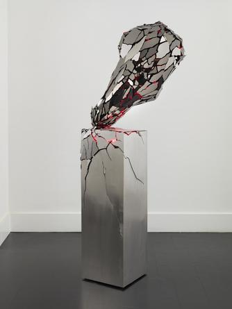 Broken Heart, 2014
Black mirror finished stainless steel, steel, LEDs
62 1/2 x 20 x 20 inches
SGI2771