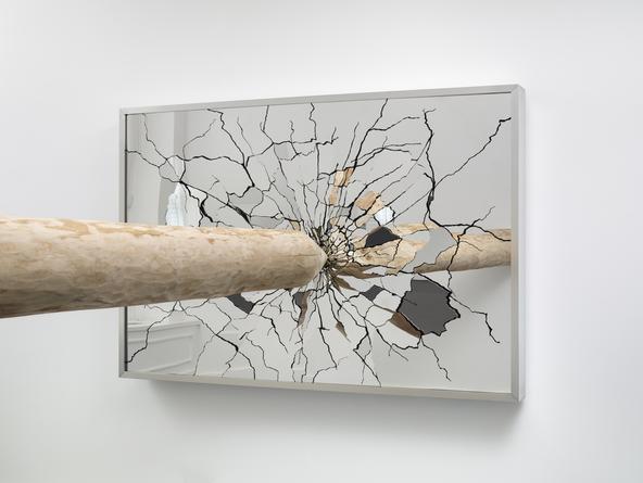 Ksana, 2015
Mirror finished stainless steel, steel, wood
Steel: 49 x 73 x 6 inches; wood: 14 1/2 feet long
SGI2854