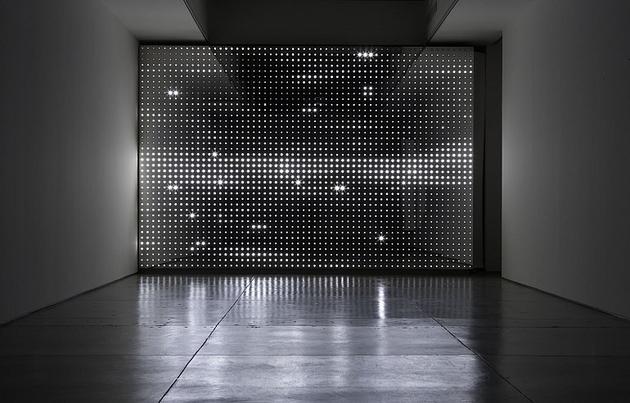 Diamond Sea
2007
LEDs, circuitry, mirror finished stainless steel, transformers
120 x 180 x 6 in
Unique